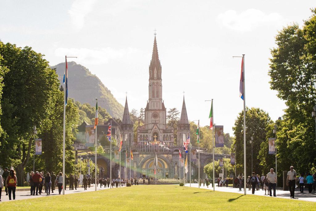 Hotel Atrium Mondial Lourdes Exterior photo